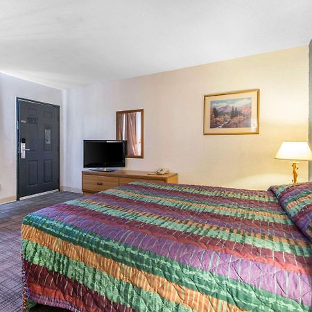 Rodeway Inn & Suites Colorado Springs Eksteriør billede