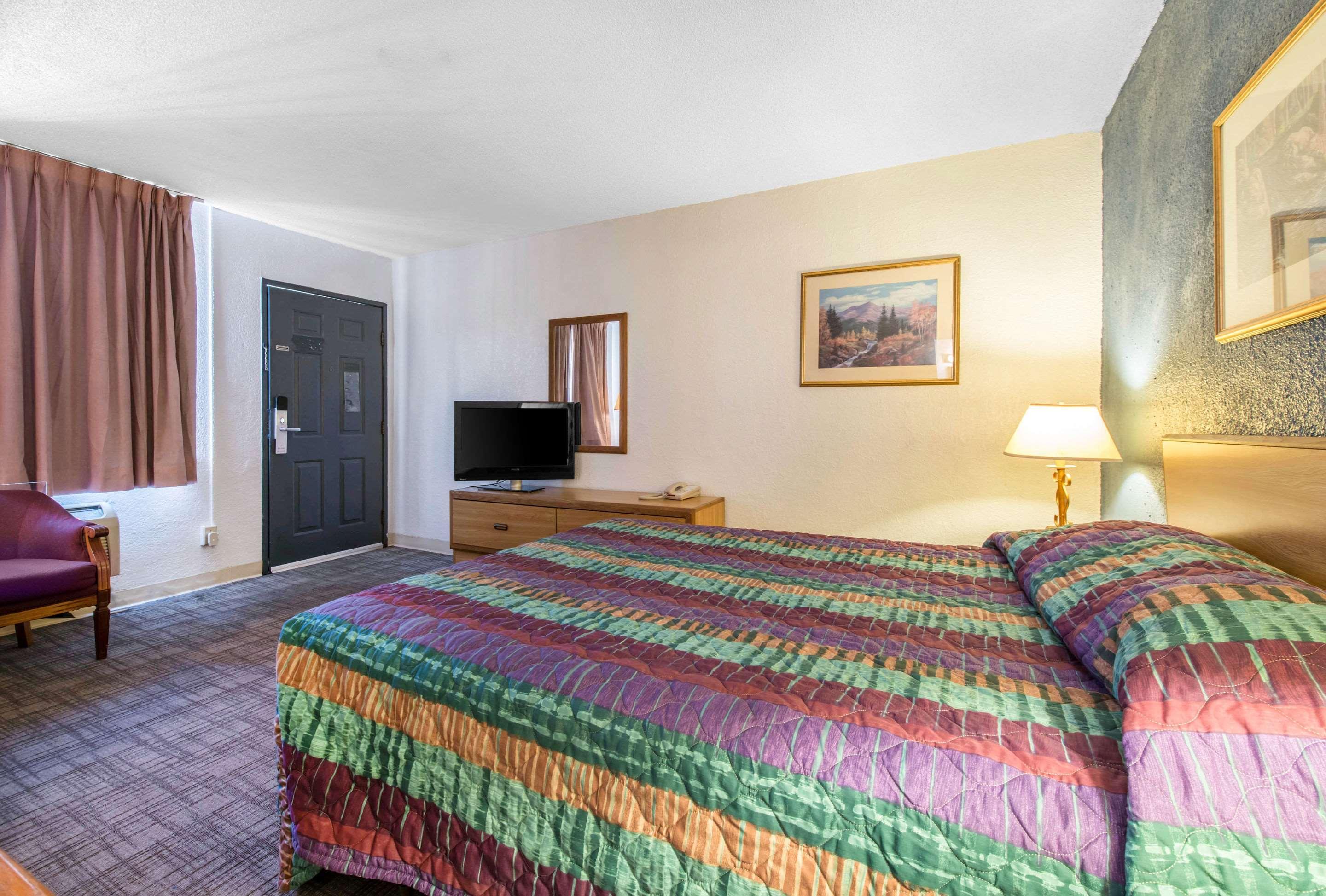 Rodeway Inn & Suites Colorado Springs Eksteriør billede
