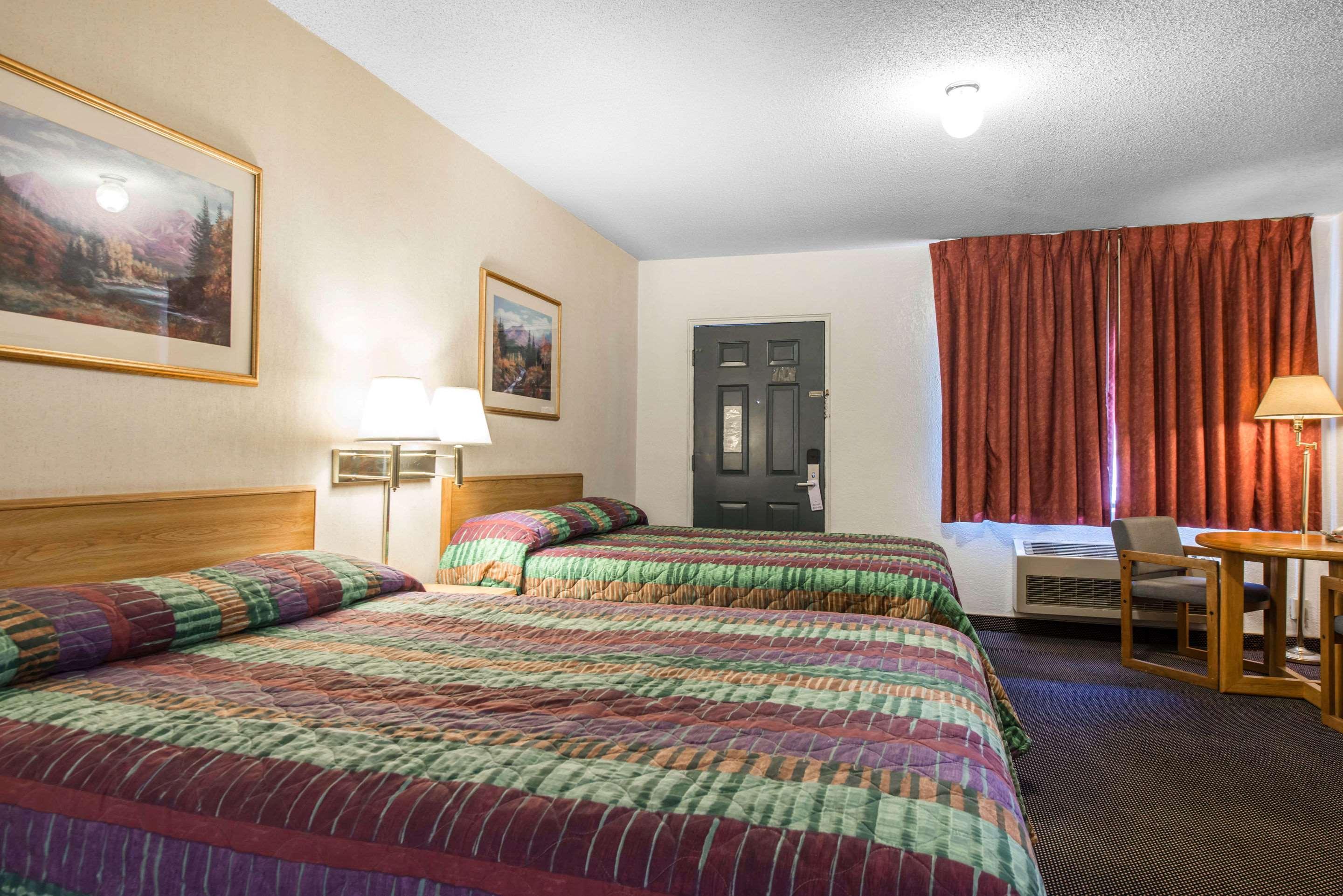 Rodeway Inn & Suites Colorado Springs Eksteriør billede