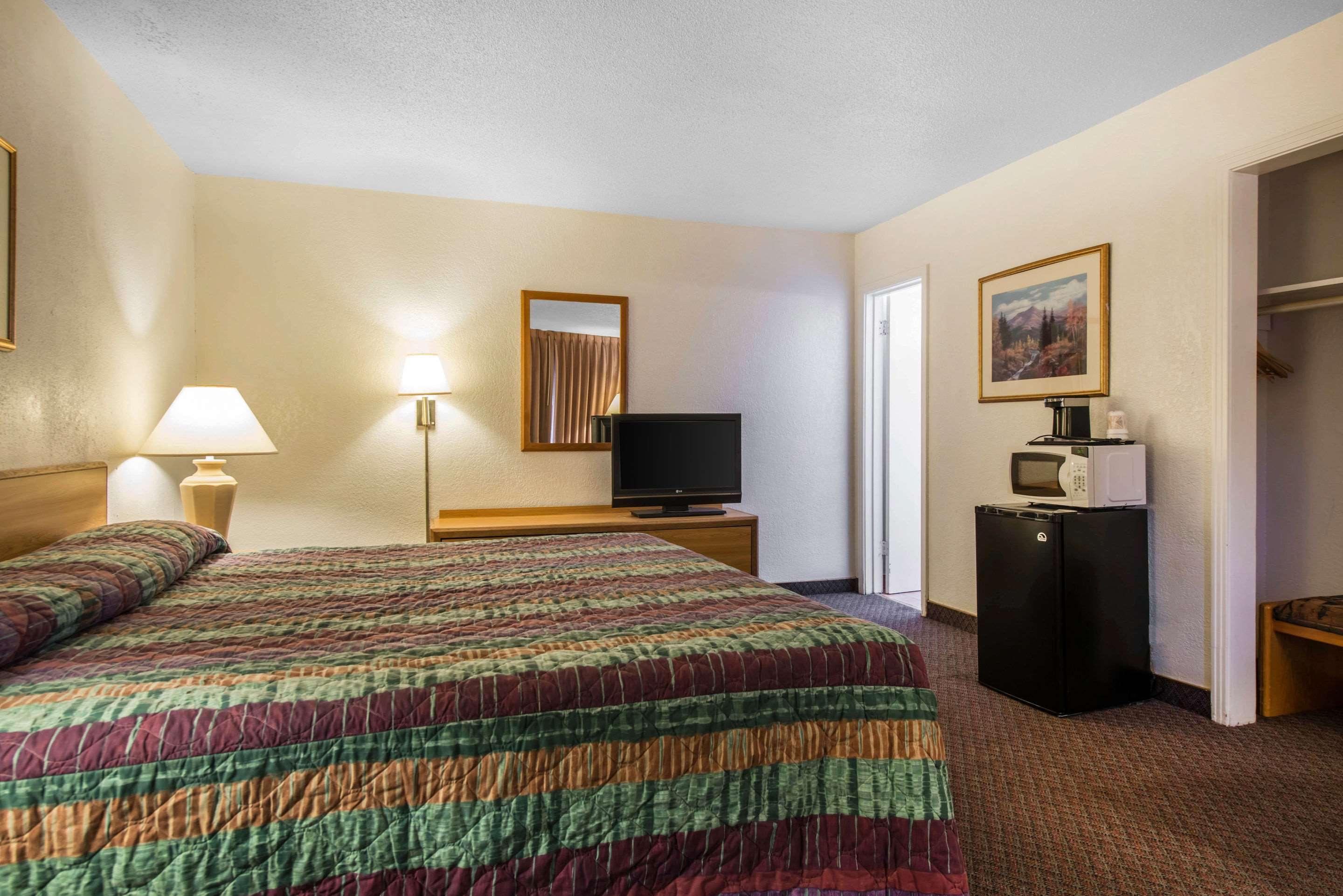 Rodeway Inn & Suites Colorado Springs Eksteriør billede