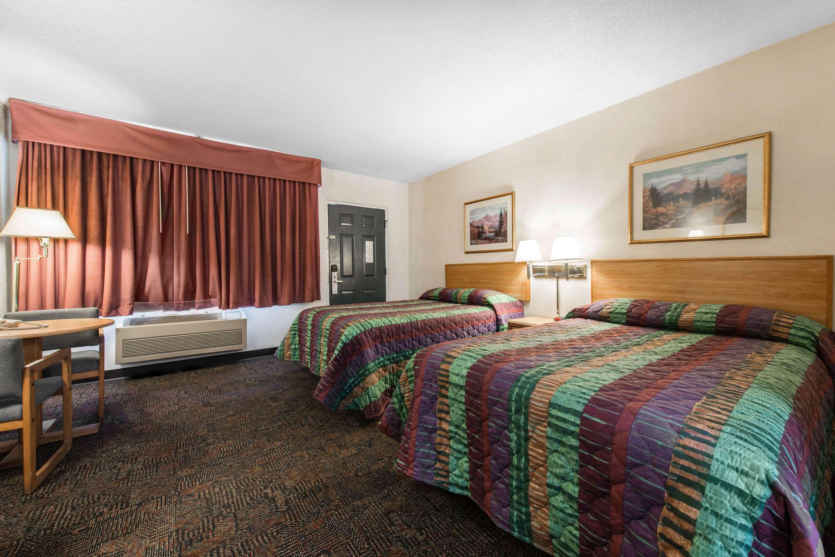 Rodeway Inn & Suites Colorado Springs Eksteriør billede