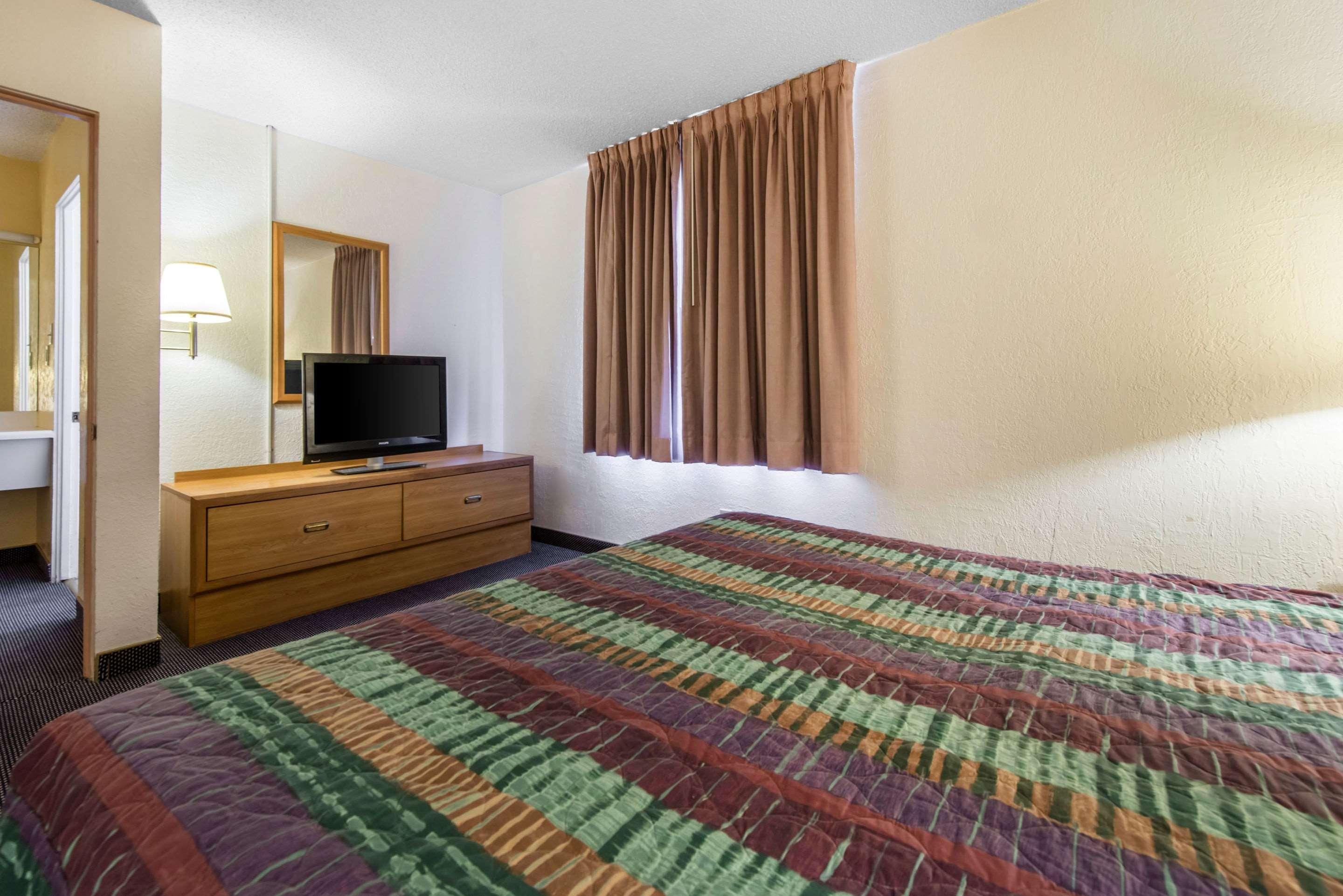 Rodeway Inn & Suites Colorado Springs Eksteriør billede