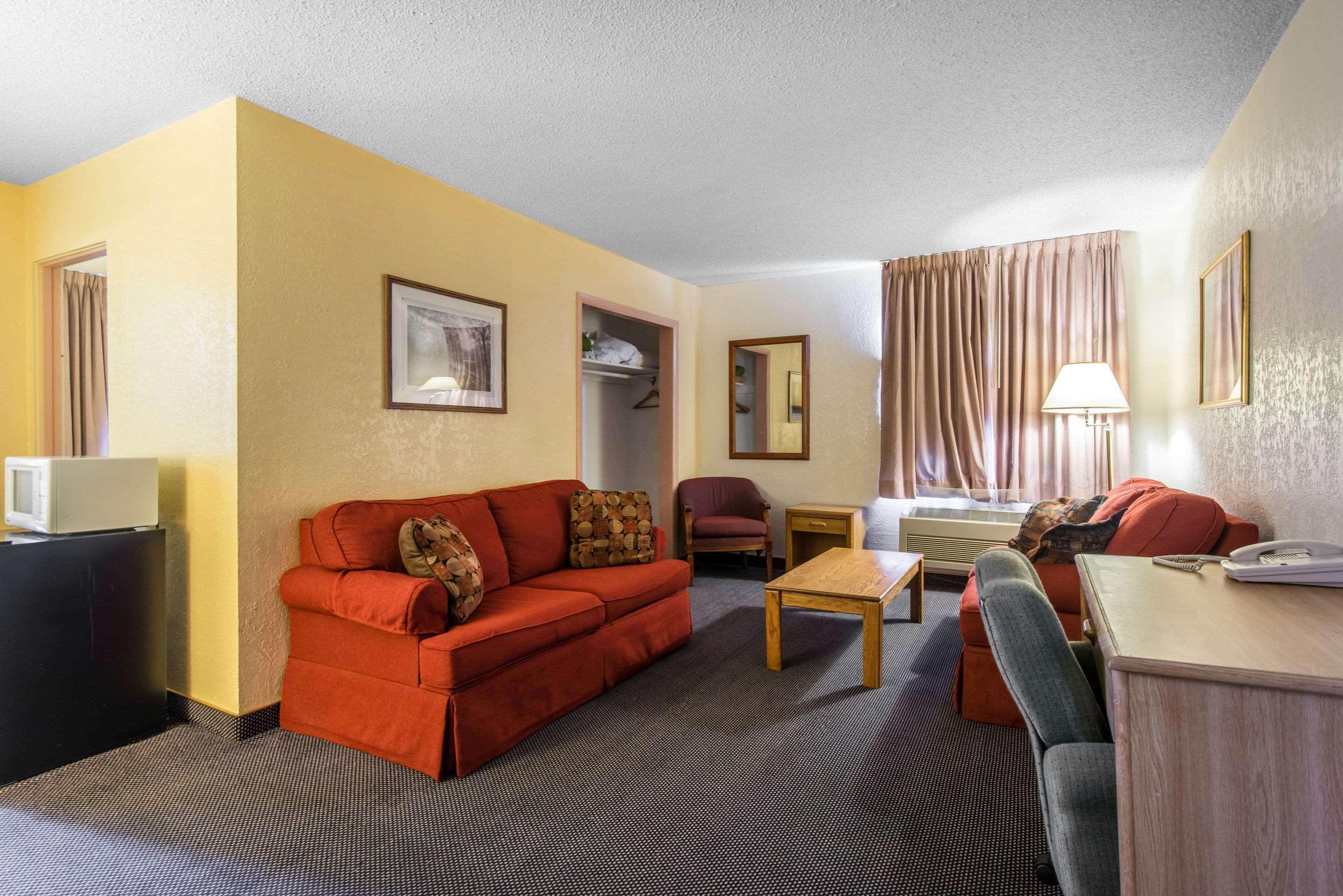 Rodeway Inn & Suites Colorado Springs Eksteriør billede