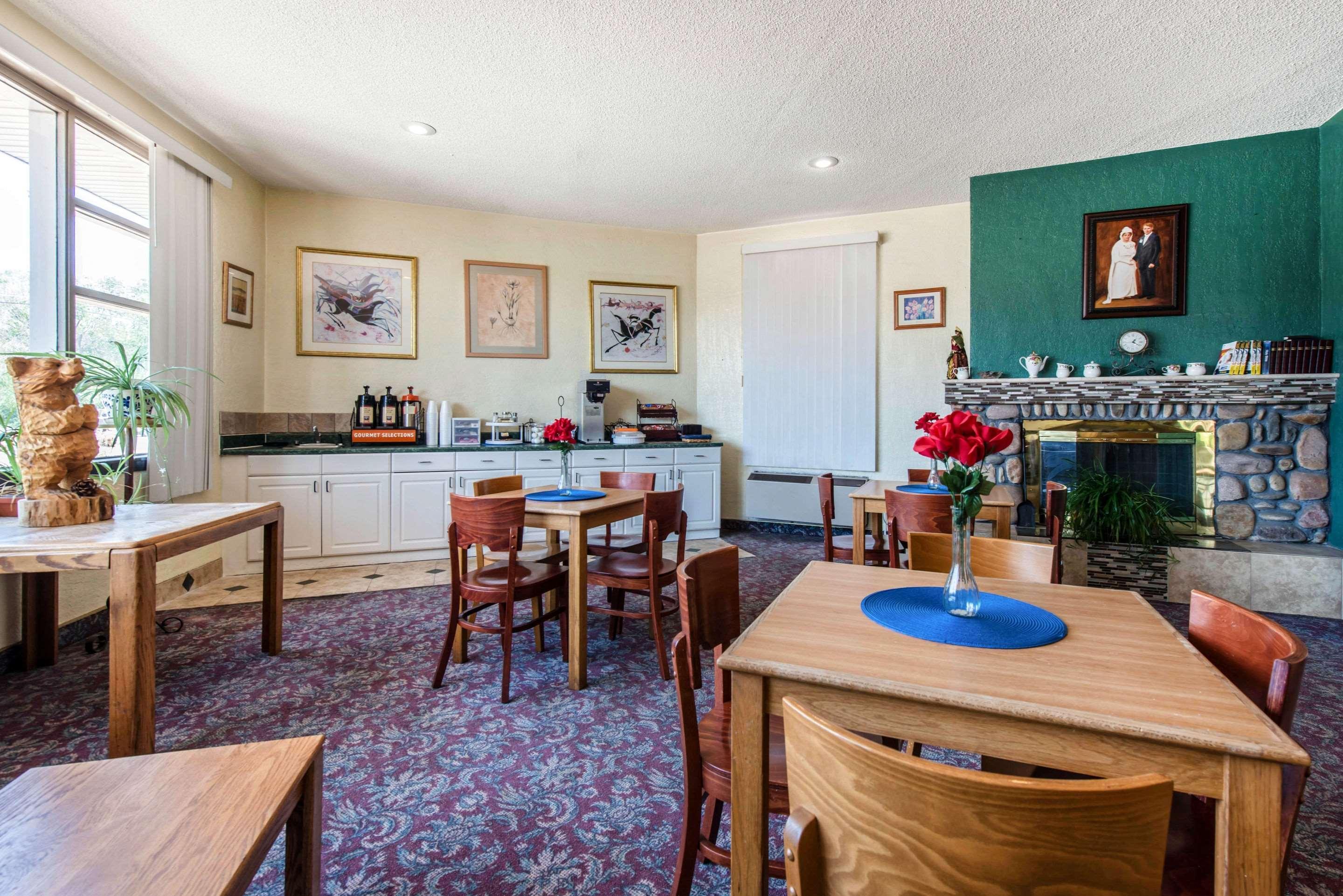 Rodeway Inn & Suites Colorado Springs Eksteriør billede